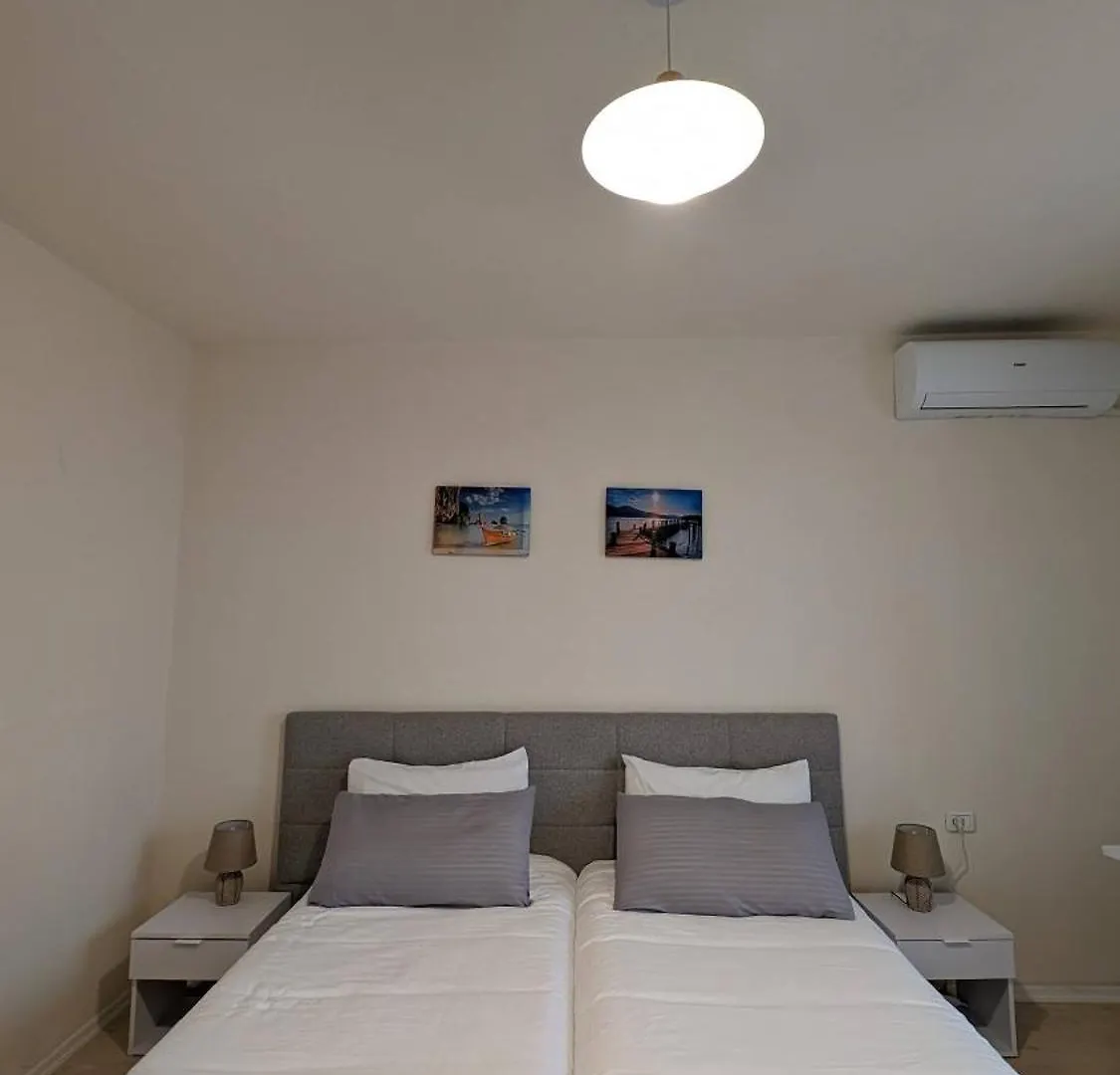Modern Cozy Apartment 10 Min Walk To Skanderbeg Square Tirana