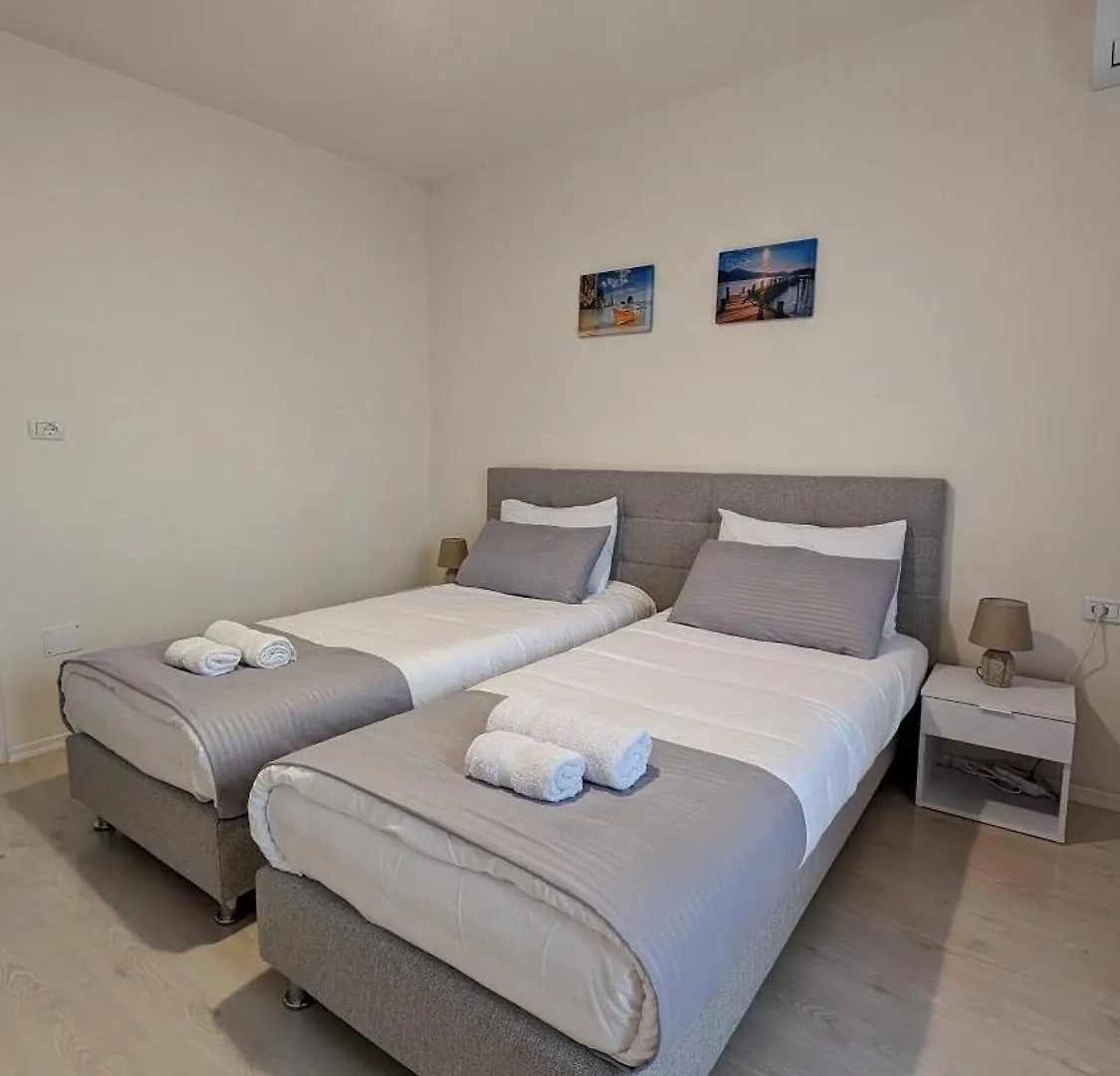 Modern Cozy Apartment 10 Min Walk To Skanderbeg Square Tirana 0*,