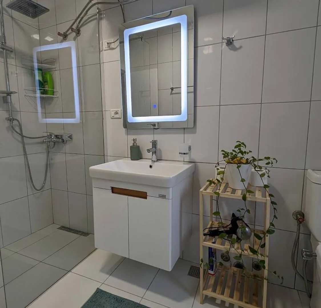 Modern Cozy Apartment 10 Min Walk To Skanderbeg Square Tirana