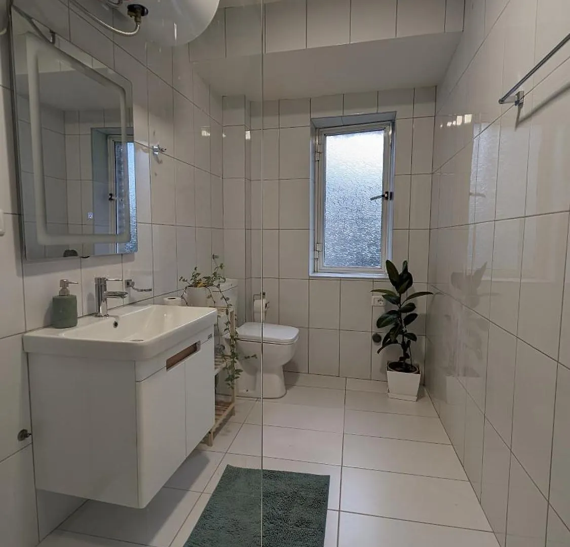 Modern Cozy Apartment 10 Min Walk To Skanderbeg Square Tirana