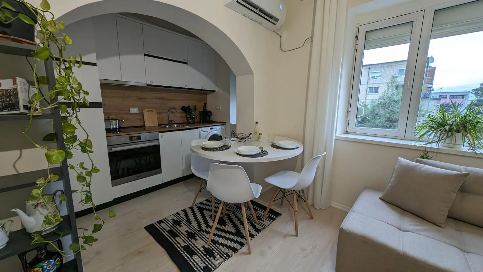 Modern Cozy Apartment 10 Min Walk To Skanderbeg Square Tirana