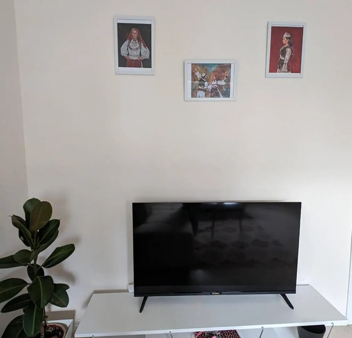 Modern Cozy Apartment 10 Min Walk To Skanderbeg Square Tirana