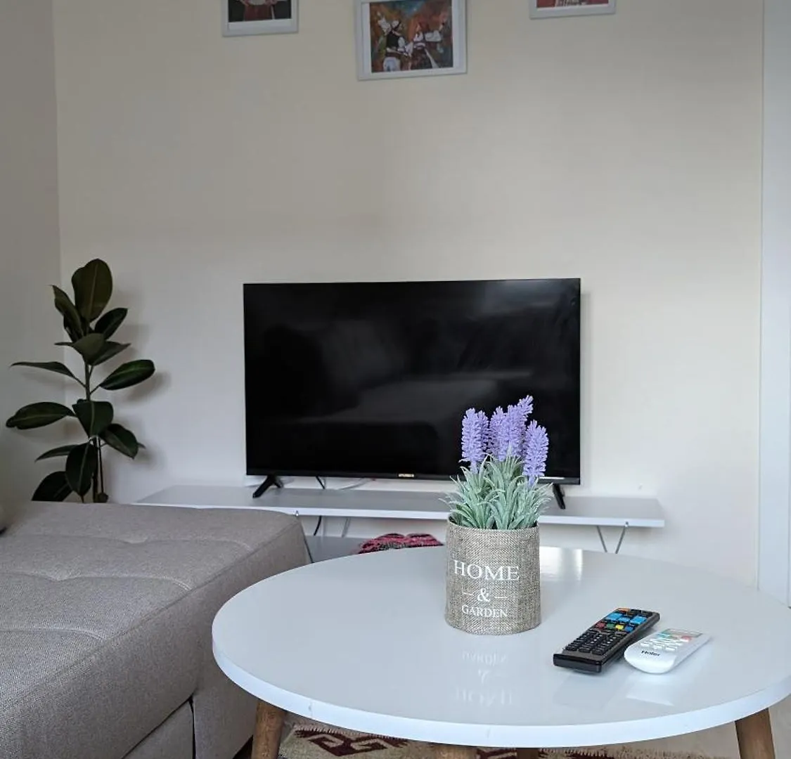 Modern Cozy Apartment 10 Min Walk To Skanderbeg Square Tirana Albania